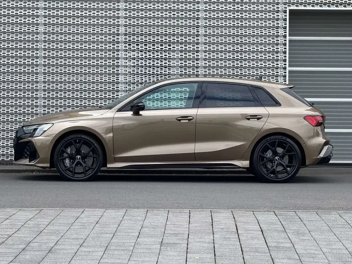 Neu Audi RS3 400 PS (294 kW) 2026 Bronzo montecarlo 226718 audi Limousine