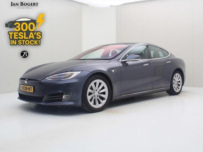 Grau Gebraucht 2020 Tesla Model S Kleinwagen | 37.900 € (Fairer Preis) - Bild 1/4