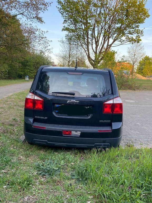 Gebraucht Chevrolet Orlando LS 141 PS (103 kW) 2012 Schwarz Van / Kleinbus