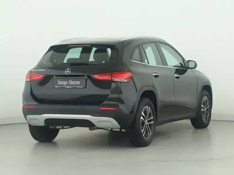 Gebraucht Mercedes GLA200 Style 150 PS (110 kW) 2023 Unilack nachtschwarz SUV