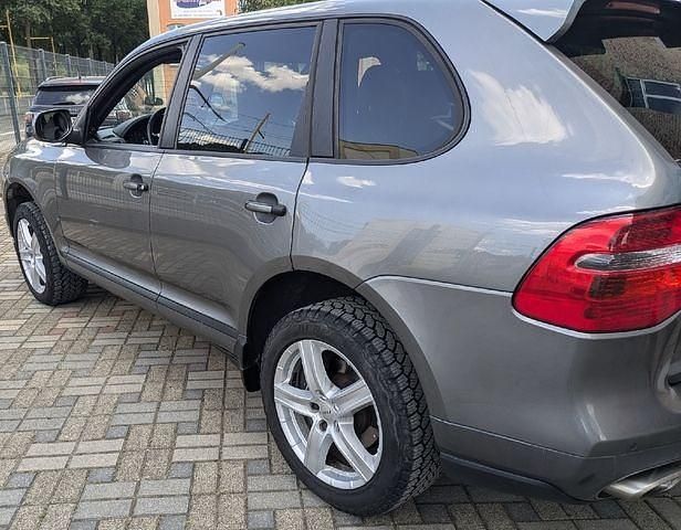 Grau Gebraucht 2009 Porsche Cayenne SUV | 12.000 € (Guter Preis) - Bild 1/4