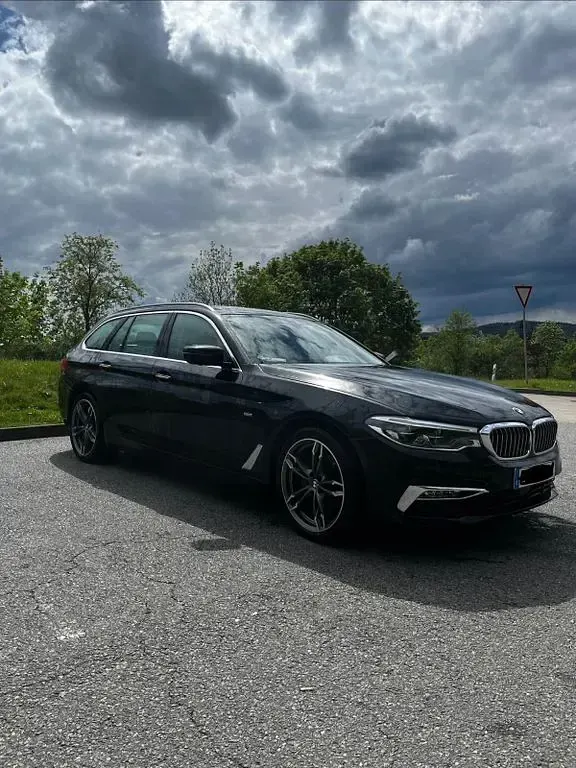 Gebraucht BMW 520 190 PS (139 kW) 2017 Schwarz Kombi