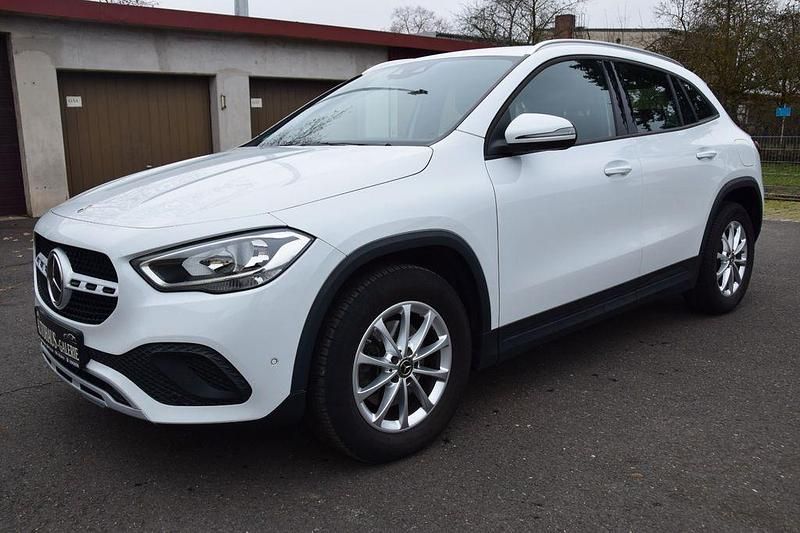 Gebraucht Mercedes GLA200 150 PS (110 kW) 2022 Silber SUV