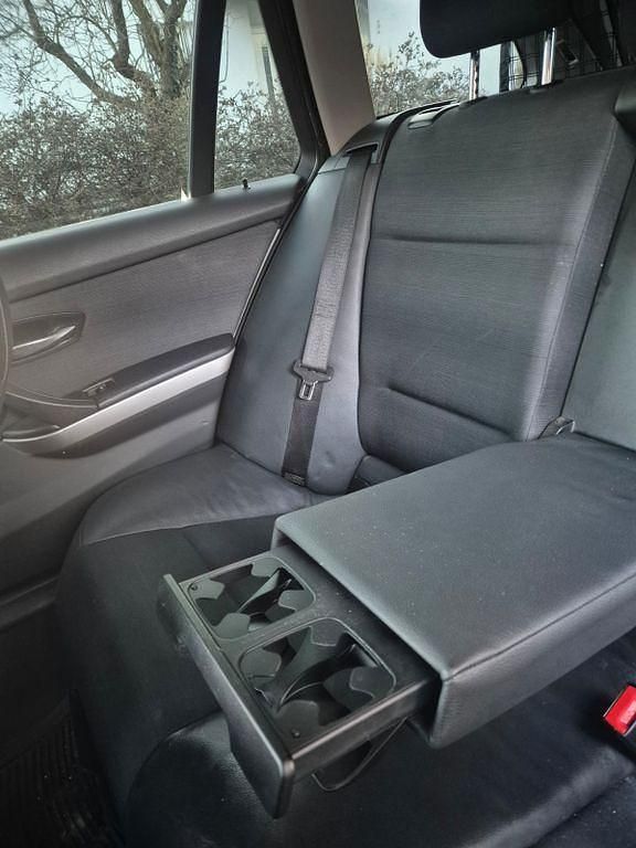 Gebraucht BMW 320 150 PS (110 kW) 2005 Silber Kombi