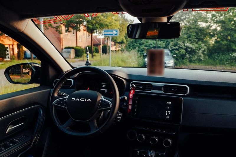 Gebraucht Dacia Duster 150 PS (110 kW) 2023 Schwarz SUV