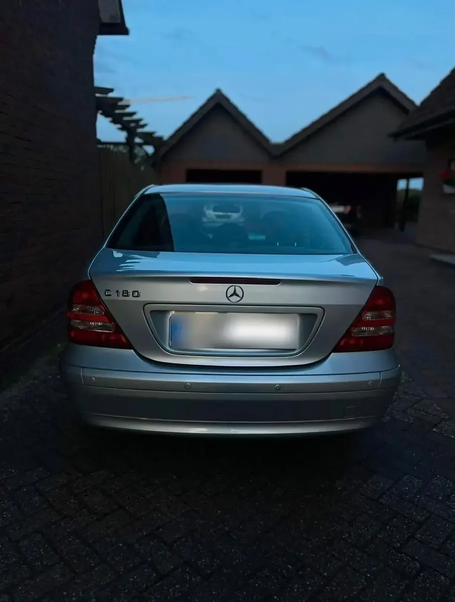 Gebraucht Mercedes C180 129 PS (94 kW) 2000 Silber Limousine