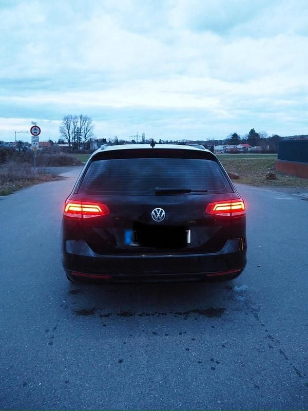 Gebraucht VW Passat 150 PS (110 kW) 2018 Schwarz Kombi