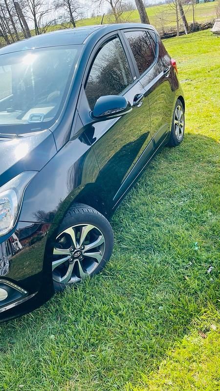 Gebraucht Hyundai i10 87 PS (63 kW) 2017 Schwarz Kleinwagen