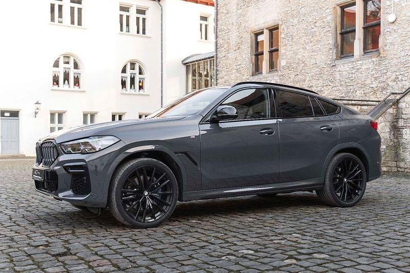Grau Gebraucht 2023 BMW X6 M Sport SUV | 64.500 € (Guter Preis) - Bild 1/4