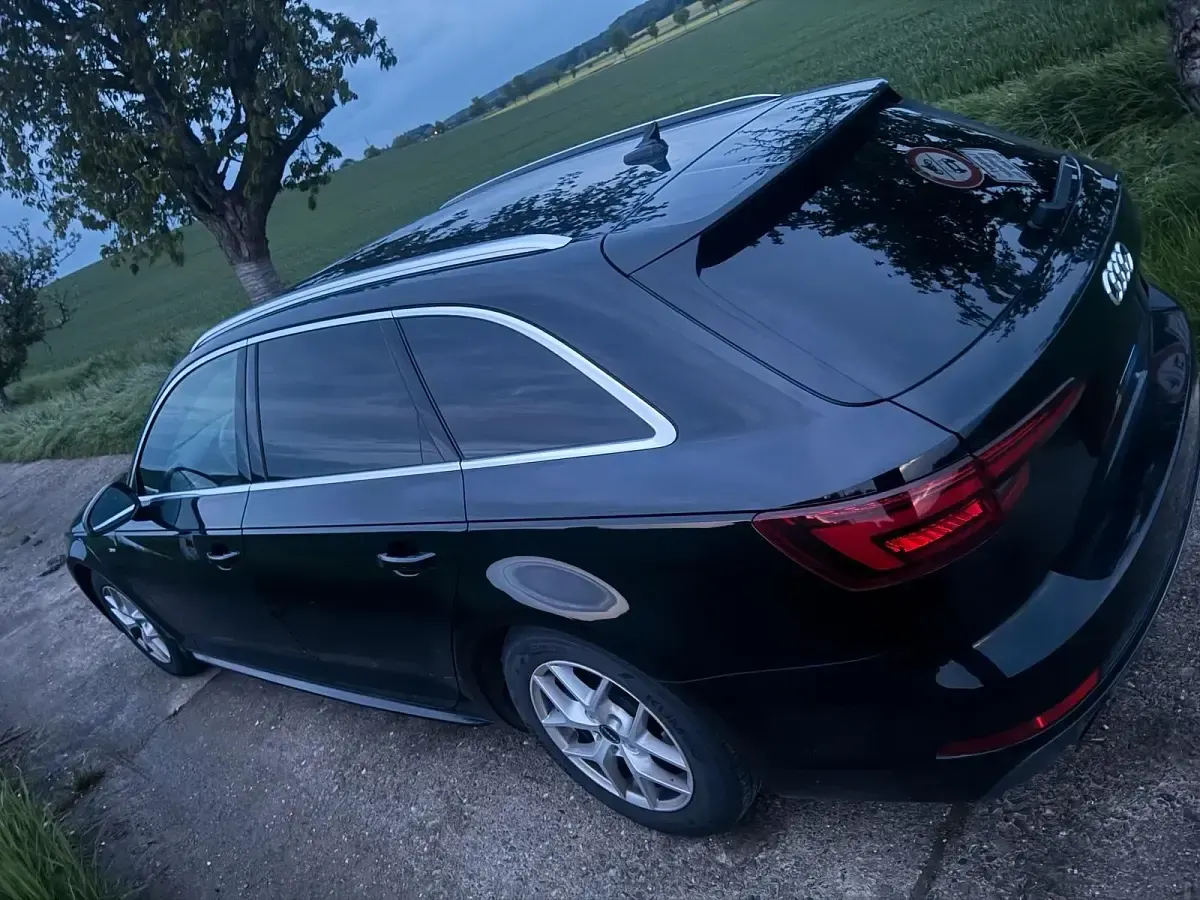 Gebraucht Audi A4 S-Line 150 PS (110 kW) 2018 Schwarz Kombi