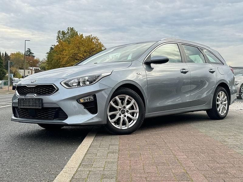 Silber Gebraucht 2019 Kia Ceed Sportswagon Vision Kombi | 12.500 € (Superpreis) - Bild 1/4