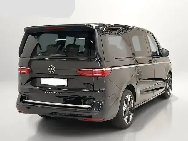 Gebraucht VW Multivan Style 150 PS (110 kW) 2025 Schwarz Van / Kleinbus