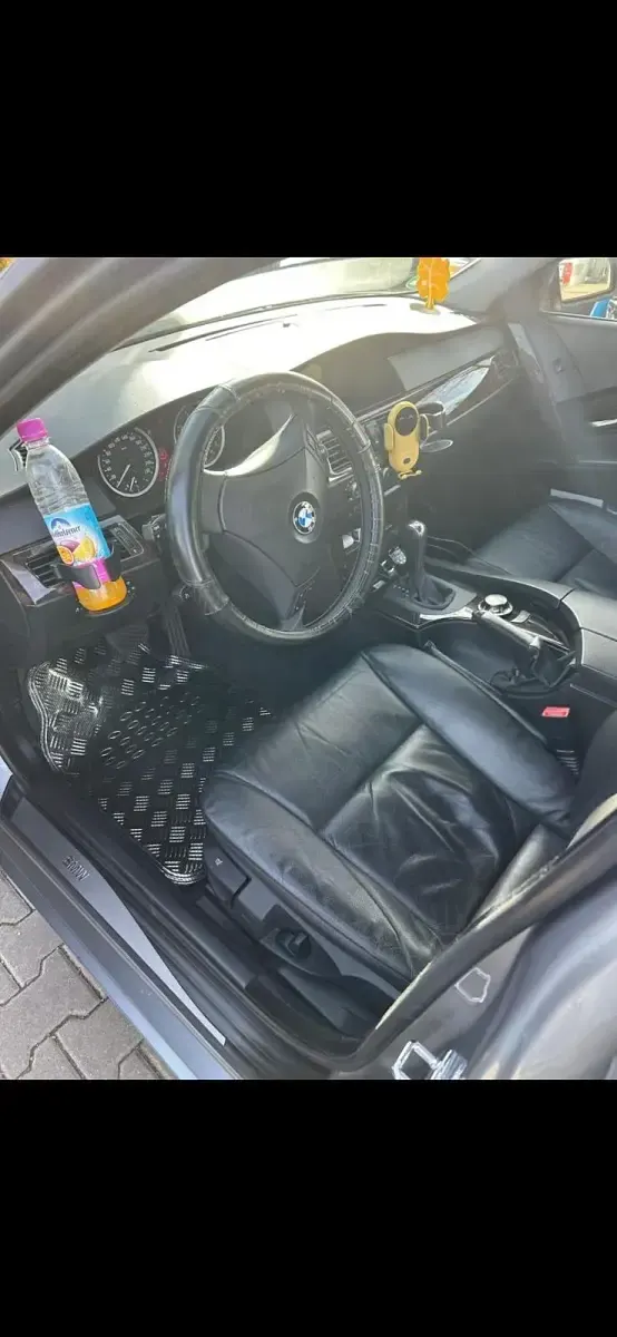 Gebraucht BMW 523 180 PS (132 kW) 2005 Grau Limousine