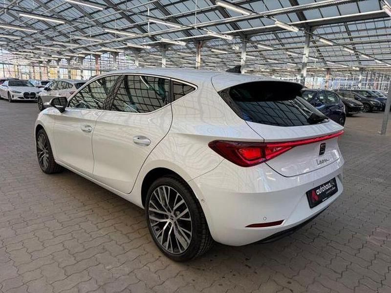 Gebraucht Seat Leon XCELLENCE 150 PS (110 kW) 2022 Weiß Limousine