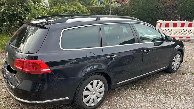 Gebraucht VW Passat 140 PS (102 kW) 2011 Schwarz Kombi