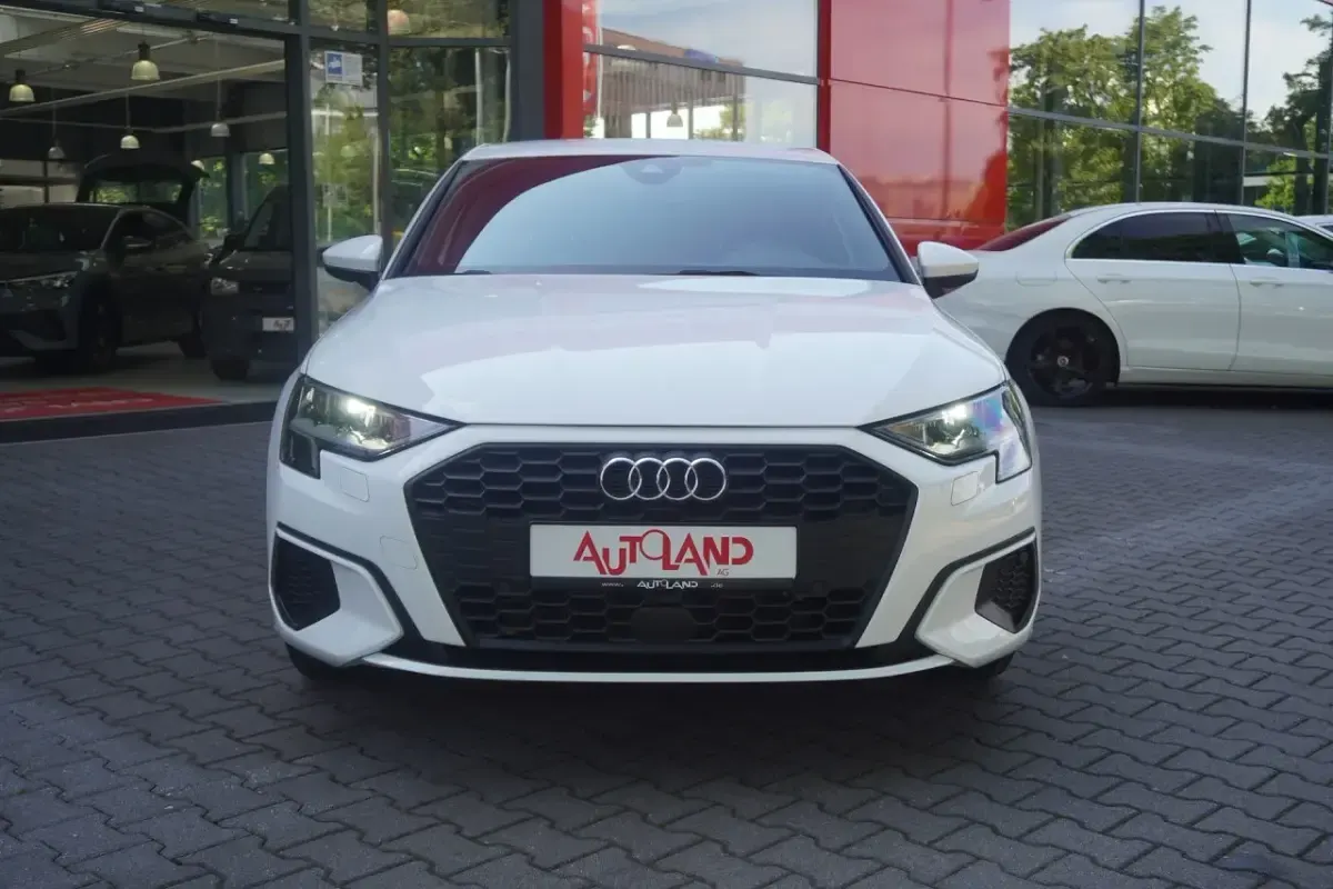 Gebraucht Audi A3 Sportback e-tron Basis 204 PS (150 kW) 2022 Weiß Kleinwagen