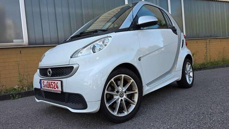 Weiß Gebraucht 2014 Smart ForTwo Coupé Kleinwagen | 5.888 € (Guter Preis) - Bild 1/4