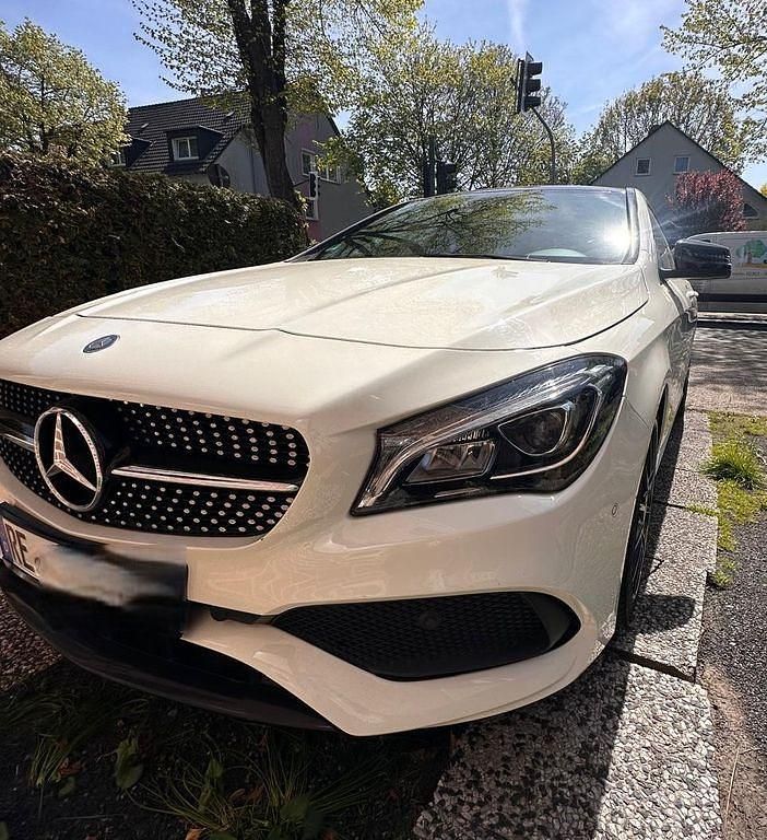 Gebraucht Mercedes CLA220 Shooting Brake 177 PS (130 kW) 2016 Weiß Kombi