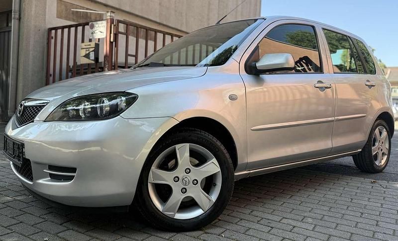 Moondust silver Gebraucht 2006 Mazda 2 Active Limousine | 3.690 € (Etwas zu teuer) - Bild 1/4