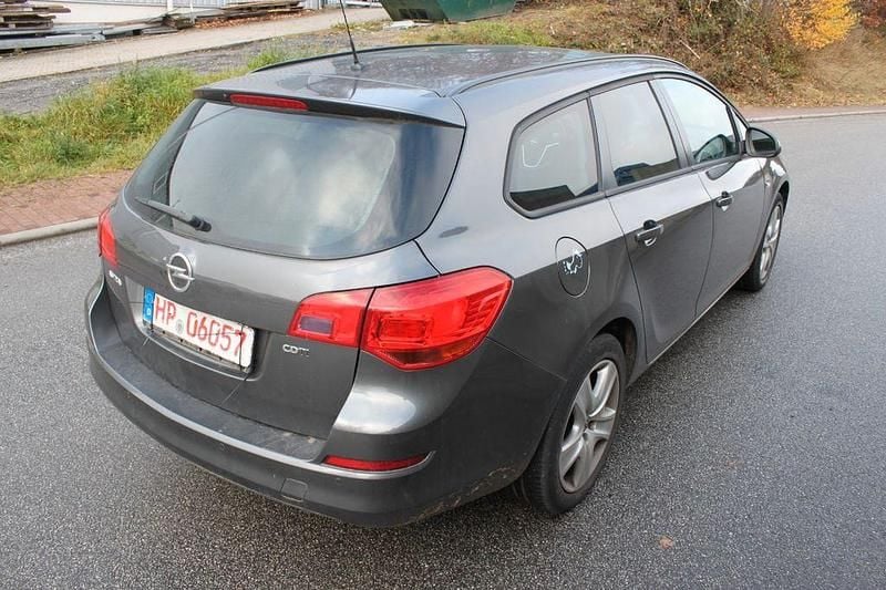 Gebraucht Opel Astra Design Edition 125 PS (91 kW) 2011 Grau Kombi