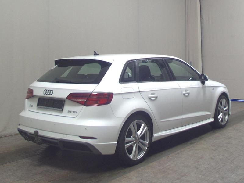 Second-hand Audi A3 S-Line 150 CP (110 kW) 2020 Alb Berlinǎ