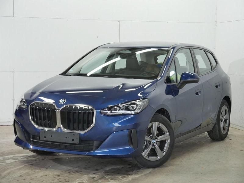 Blau Gebraucht 2024 BMW 218 Active Tourer Van / Kleinbus | 26.980 € (Superpreis) - Bild 1/1