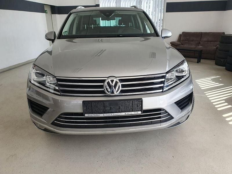 Gebraucht VW Touareg Terrain Tech 262 PS (192 kW) 2015 Silber SUV