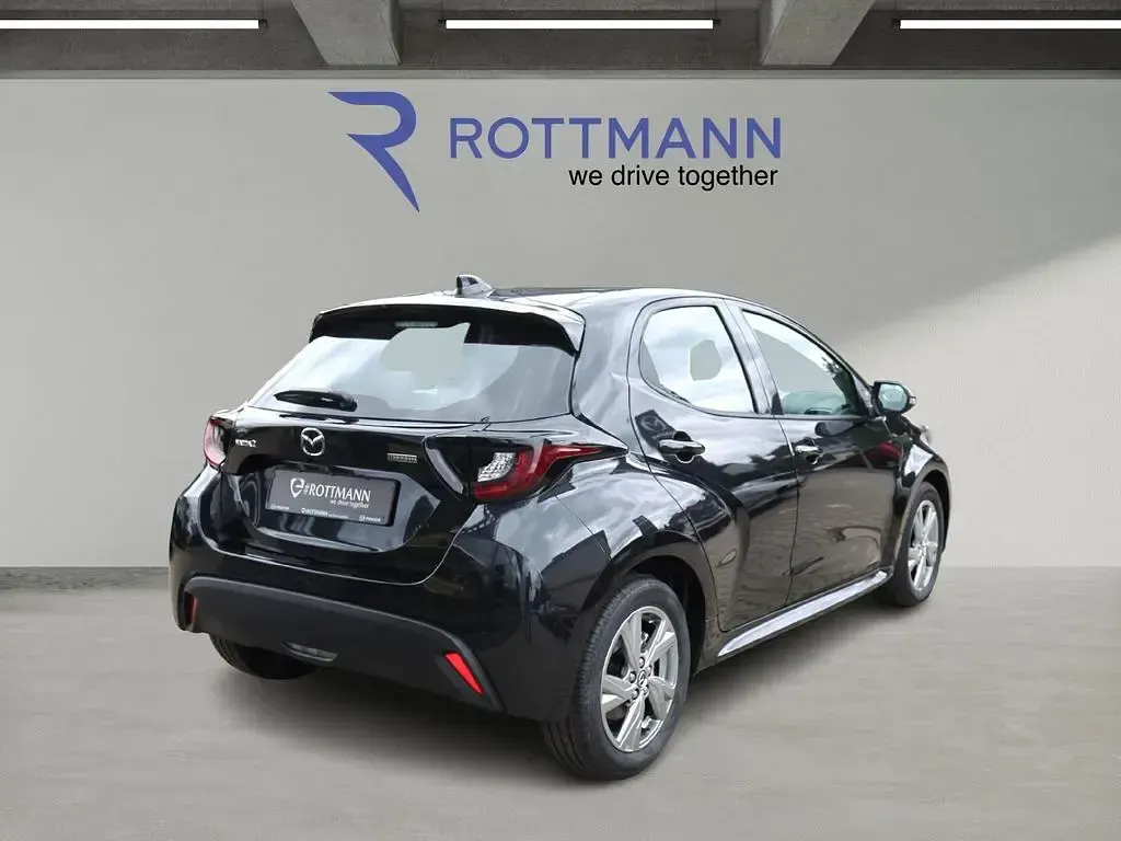 Nowe Mazda 2 Exclusive-Line 116 KM (85 kW) 2025 Czarny Sedan/Limuzyna
