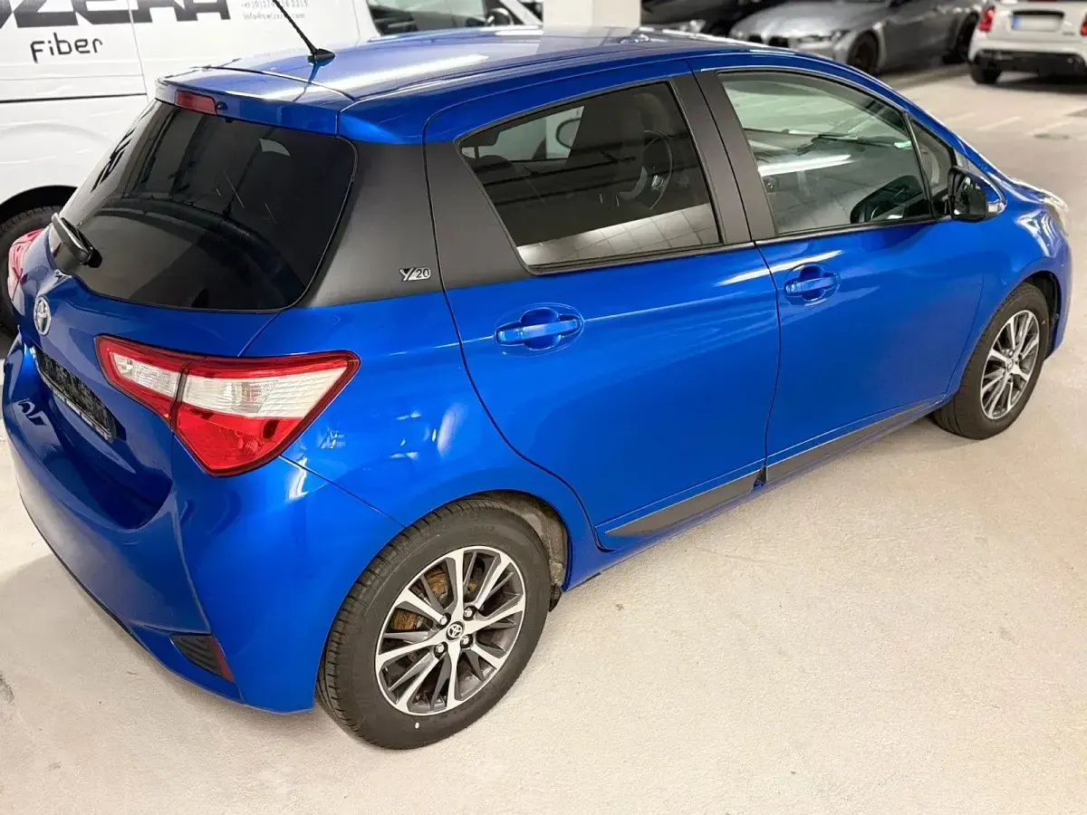 Gebraucht Toyota Yaris Club 111 PS (81 kW) 2019 Blau Limousine