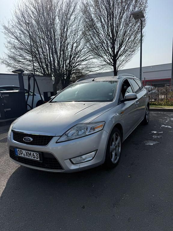 Gebraucht Ford Mondeo 140 PS (102 kW) 2010 Silber Limousine