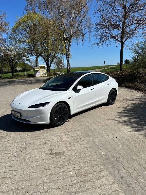 Gebraucht Tesla Model 3 RWD 211 kW (288 PS) 2023 Weiß Limousine