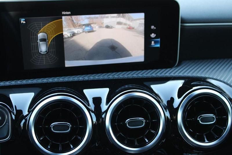 Gebraucht Mercedes A160 109 PS (80 kW) 2018 Weiß Limousine