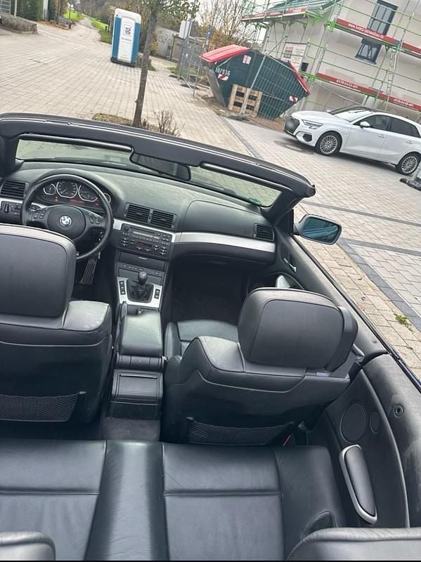 Gebraucht BMW 325 Cabriolet 192 PS (141 kW) 2003 Schwarz Cabrio