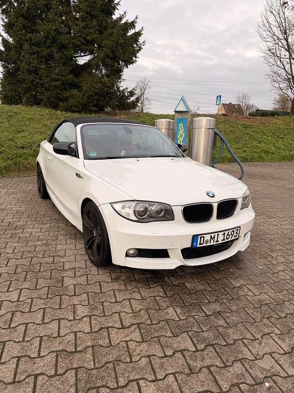 Gebraucht BMW 120 Cabriolet M Sport 184 PS (135 kW) 2011 Weiß Cabrio
