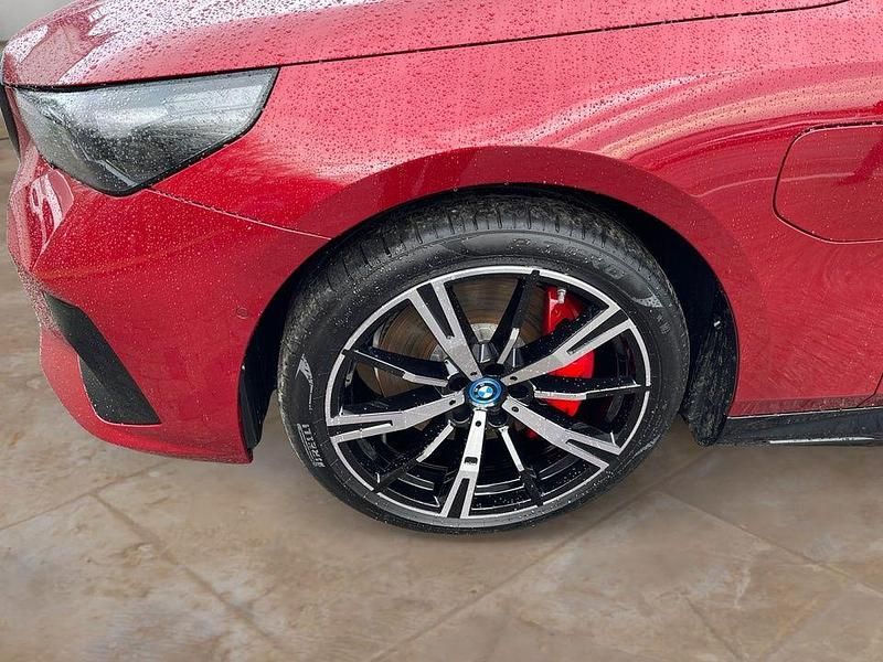 Gebraucht BMW 550e M Sport 489 PS (359 kW) 2024 Rot Kombi