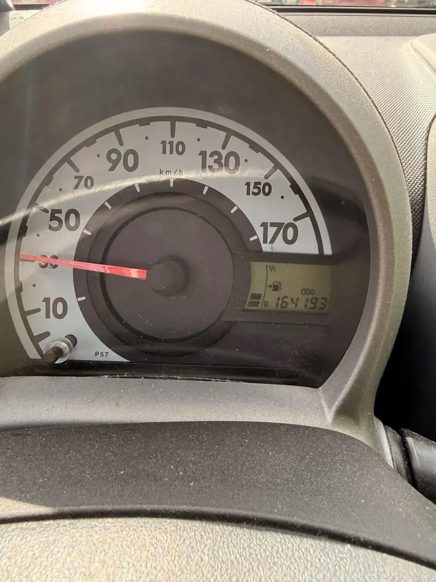 Gebraucht Toyota Aygo 67 PS (49 kW) 2006 Silber Kleinwagen