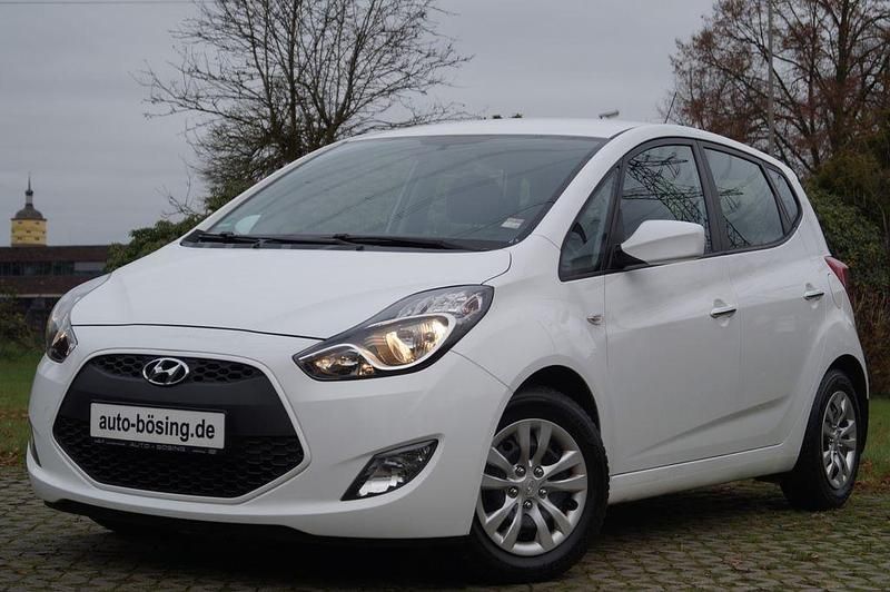 Gebraucht Hyundai ix20 90 PS (66 kW) 2017 Weiß Kleinwagen