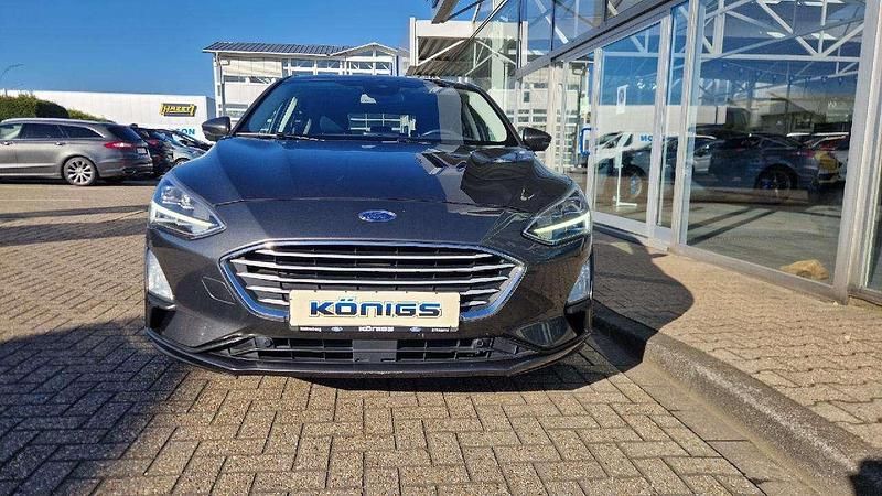 Gebraucht Ford Focus Cool & Connect 125 PS (91 kW) 2018 Magneticgrau Limousine
