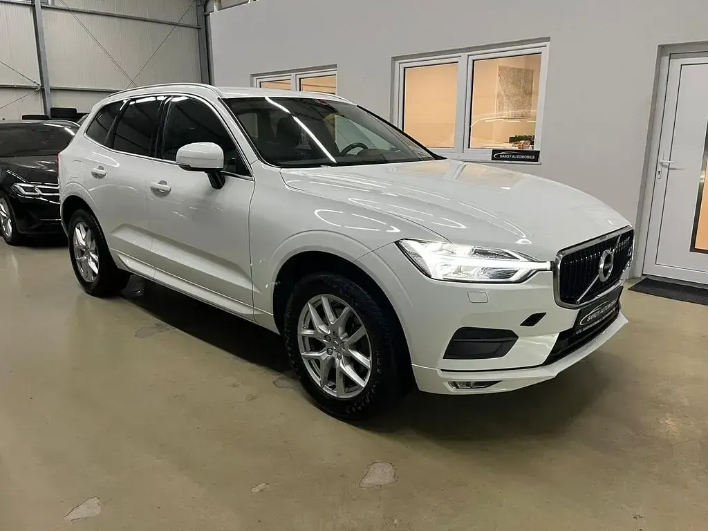 Gebraucht Volvo XC60 Momentum 197 PS (144 kW) 2021 Ice white, solid / solid SUV