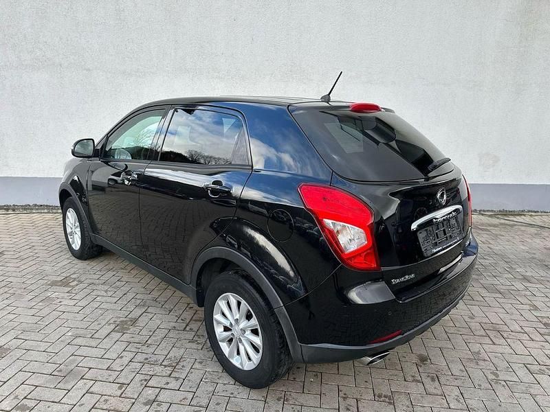 Gebraucht SsangYong Korando Crystal 150 PS (110 kW) 2015 Schwarz SUV