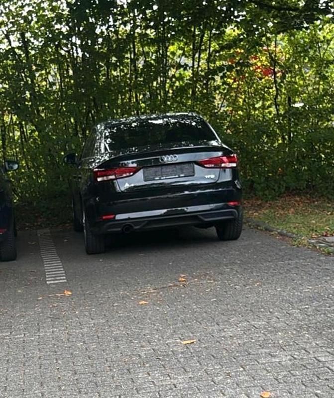 Schwarz Gebraucht 2017 Audi A3 Limousine | 15.000 € (Teuer) - Bild 1/1