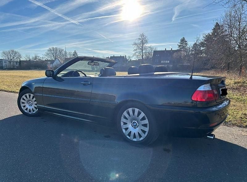 Schwarz Gebraucht 2003 BMW 318 Cabriolet Sport Line Cabrio | 5.990 € (Fairer Preis) - Bild 1/4