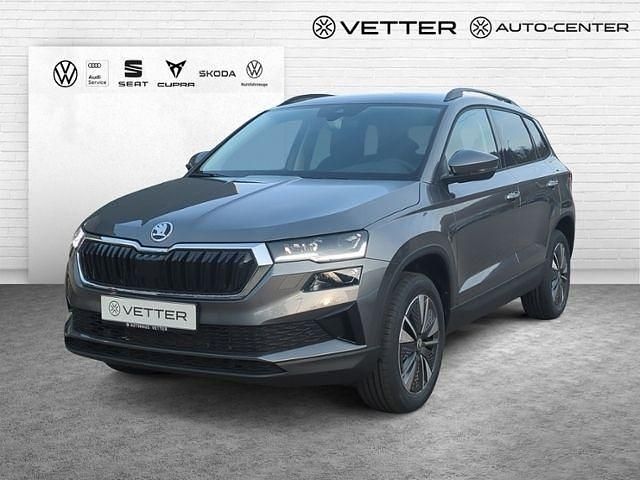 Grau Neu 2025 Skoda Karoq SUV | 38.749 € (Etwas zu teuer) - Bild 1/4