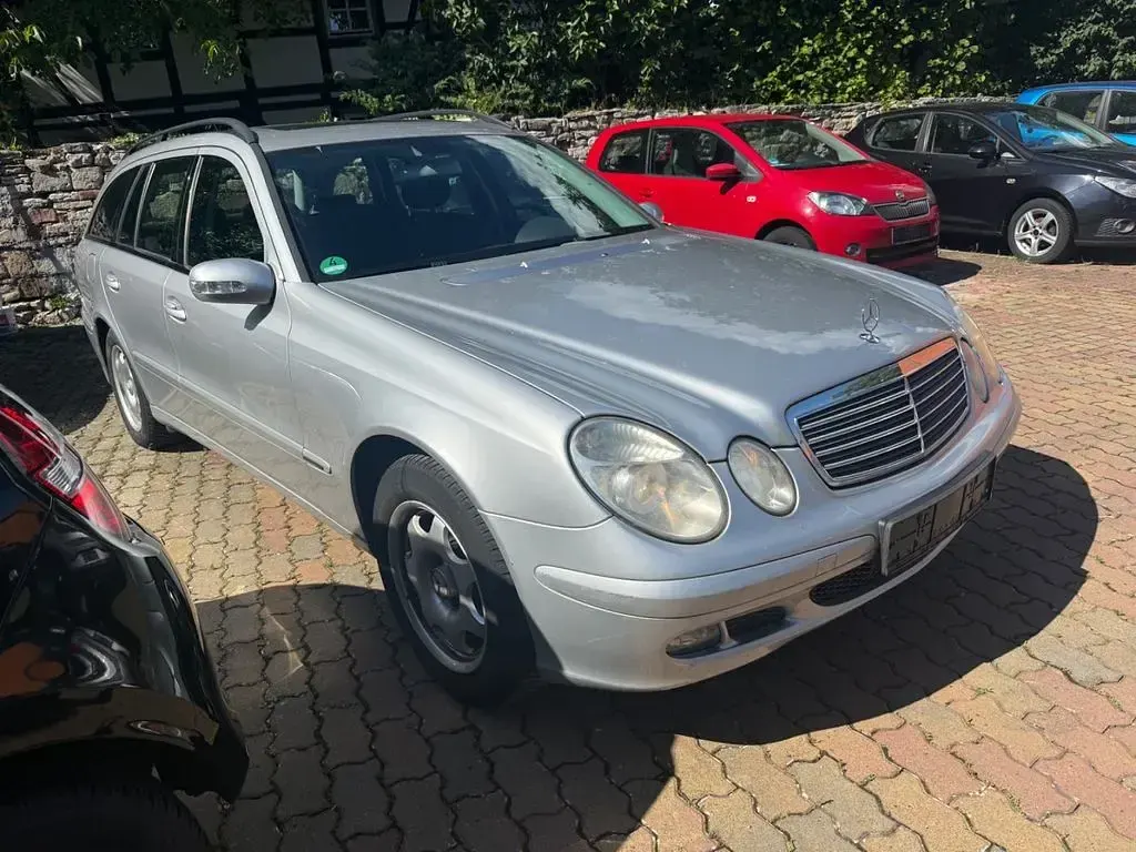 Gebraucht Mercedes E200 163 PS (119 kW) 2005 Silber Kombi