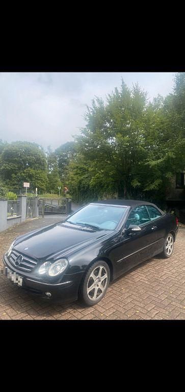 Schwarz Gebraucht 2005 Mercedes CLK320 Avantgarde Cabrio | 8.950 € (Fairer Preis) - Bild 1/4