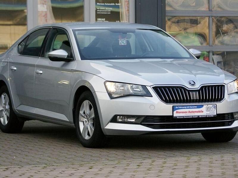 Gebraucht Skoda Superb Ambition 120 PS (88 kW) 2018 Silber Limousine