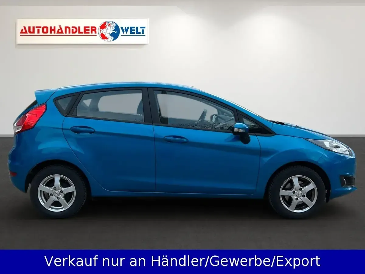Używany Ford Fiesta 101 KM (74 kW) 2016 Niebieski Hatchback