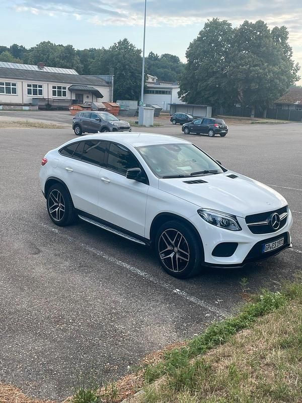 Weiß Gebraucht 2016 Mercedes GLE350 Style Coupé | 40.900 € (Fairer Preis) - Bild 1/4