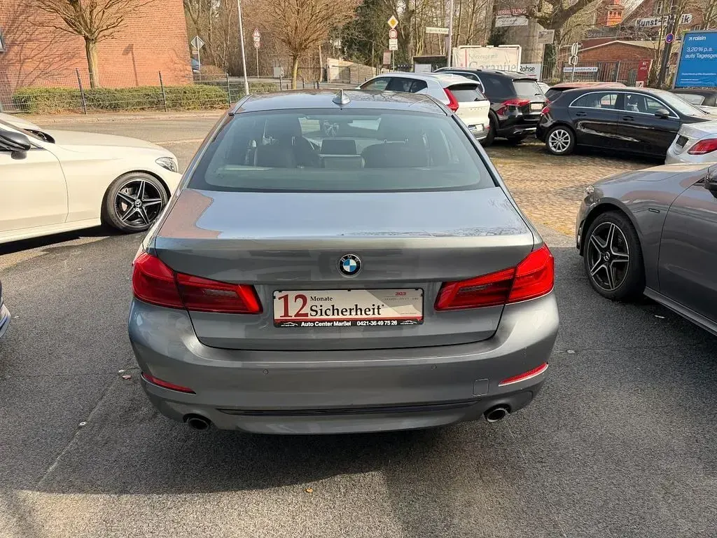 Gebraucht BMW 525 Sport Line 231 PS (169 kW) 2017 Blau Limousine