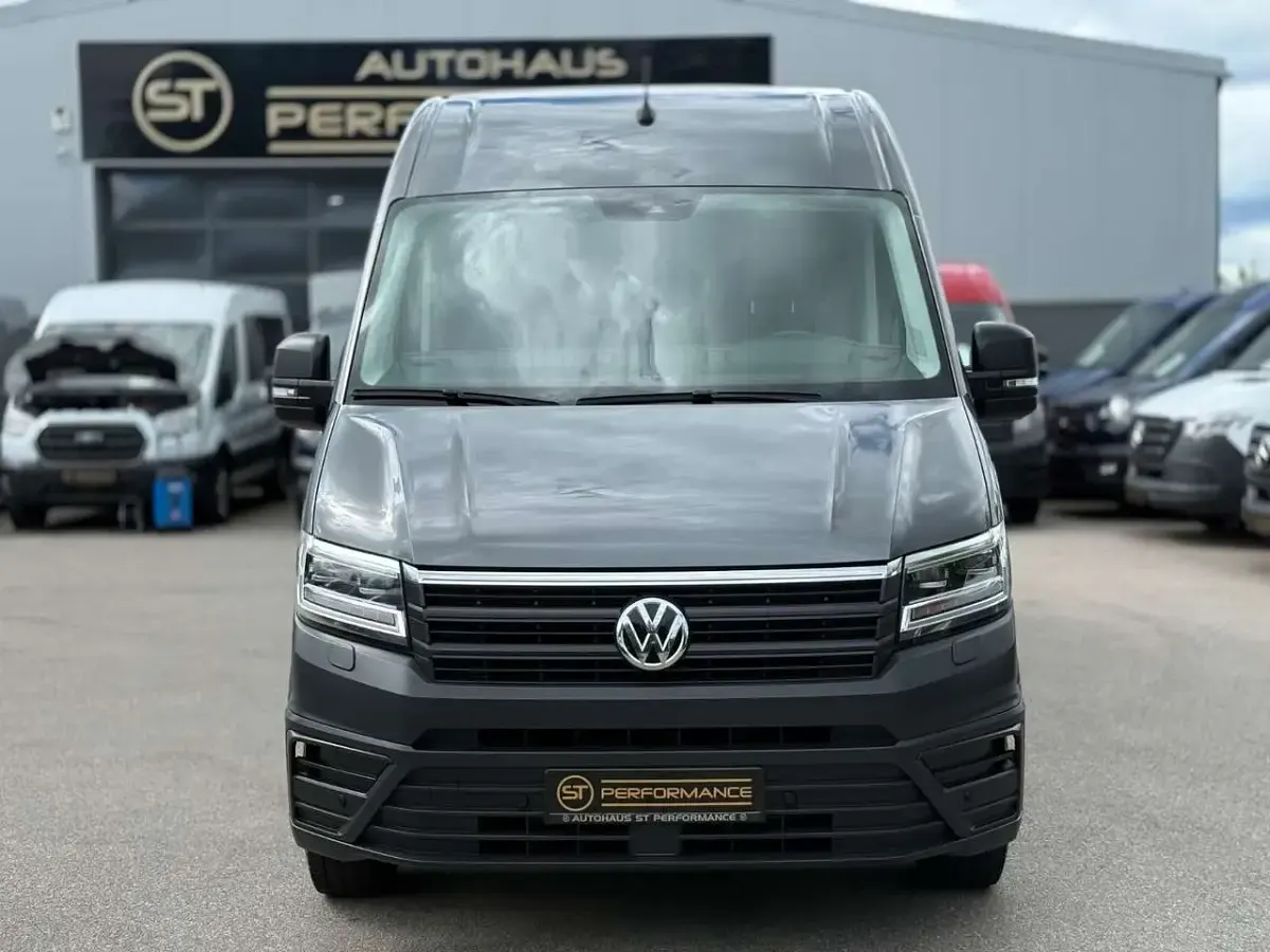 Gebraucht VW Crafter 140 PS (102 kW) 2023 Grau Van